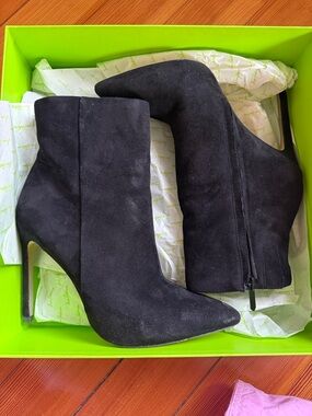 Sam Edelman Black Suede Pointed Toe Ankle Booties